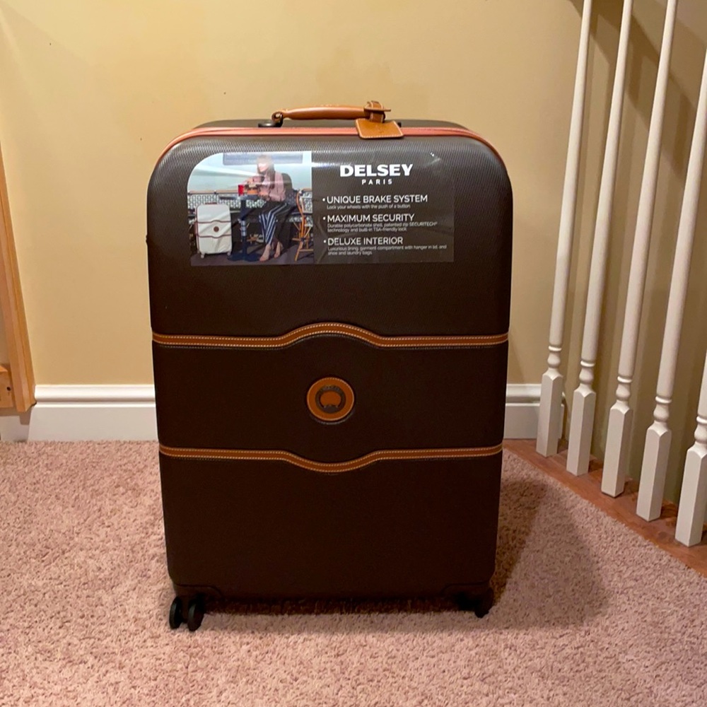 Delsey Paris Chatelet Hardside Spinner 28” Chocolate Brown